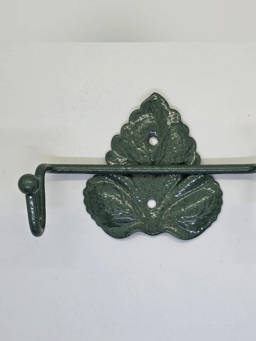 Hand Towel Ring - Wall Mount - Green Painted Metal With Ivy Leaf Accent